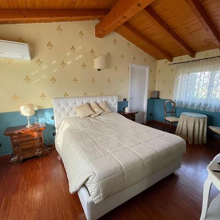 Lussuosa Villa Vicino Alla Stazione Caronno Pertusella Екстериор снимка