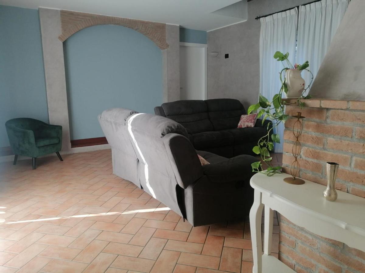 Lussuosa Villa Vicino Alla Stazione Caronno Pertusella Екстериор снимка